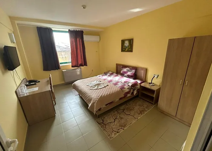 тракия Хотел *